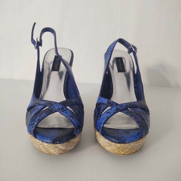 White House Black Market Blue Wedge Sandals size 8 - Picture 8 of 9